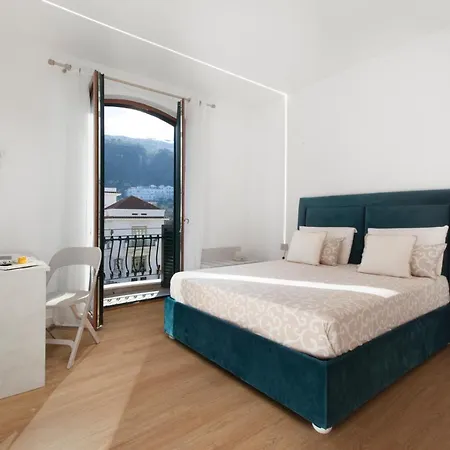 Apartamento Sara Luxury 1 *